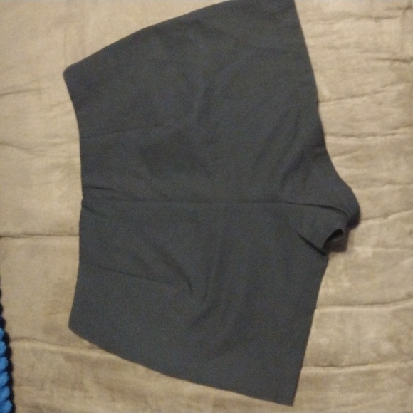 Revamped shorts - Picture 2 of 3